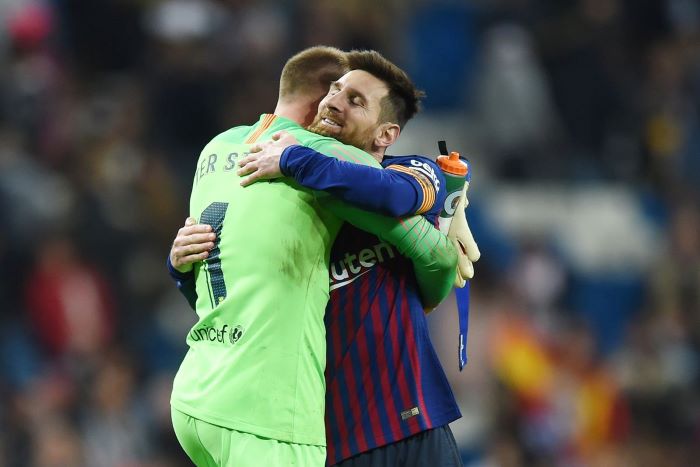 บาร์เซโลนาชนะ true Sociydad with                 BAR ในภาษาสเปน La Liga